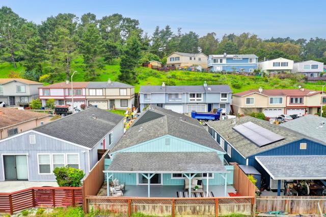 39 Morton Drive, Daly City CA: https://media.crmls.org/mediaz/c9e7c003-7113-476e-a591-cf774dec5483.jpg