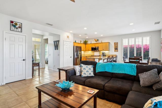 60920 Living Stone Drive, La Quinta CA: https://media.crmls.org/mediaz/c9e8aba7-1dfb-41f7-aec7-eca36fde2d7a.jpg