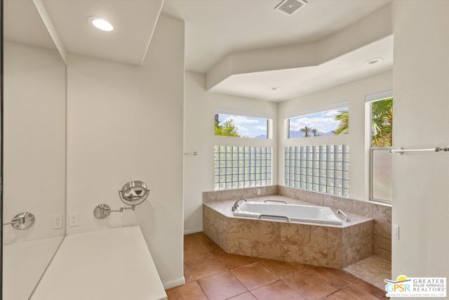 1347 Culver Place, Palm Springs CA: https://media.crmls.org/mediaz/c9e98e5a-bfa1-4b9c-aee3-6bbed7e04003.jpg