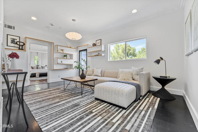 453 Frontenac Avenue, Los Angeles CA: https://media.crmls.org/mediaz/c9e99545-dad7-41df-8c5f-f428bc5e1b3c.jpg