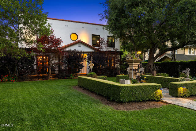 1052 New York Drive, Altadena CA: https://media.crmls.org/mediaz/c9ea015a-9747-4173-aaa4-1bc2e8fa30cb.jpg