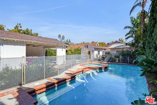 Image 3 for 215 N Maple Dr, Beverly Hills, CA 90210