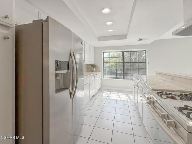 5404 Quakertown Avenue, Woodland Hills CA: https://media.crmls.org/mediaz/c9eac01d-1f22-4497-b0cd-ceba931d0151.jpg
