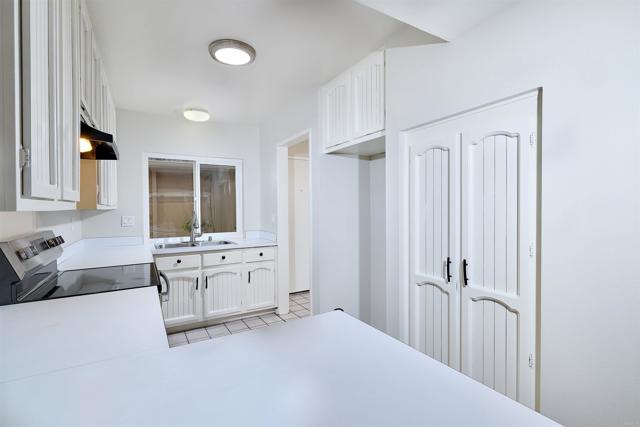 Detail Gallery Image 6 of 18 For 1753 Red Barn Rd, Encinitas,  CA 92024 - 3 Beds | 1/1 Baths