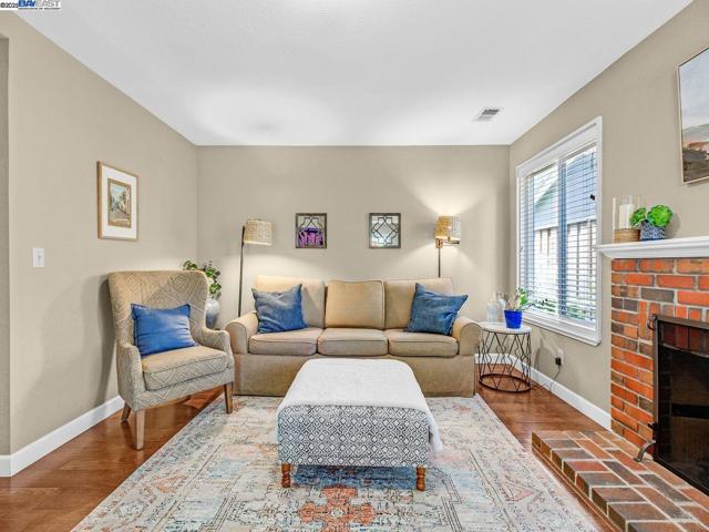 8043 Crossridge Rd, Dublin CA: https://media.crmls.org/mediaz/c9eb3513-fdf1-4d68-ae8b-2e7d87f59f45.jpg