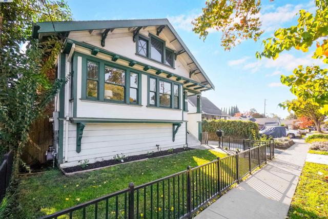 1781 B St, Hayward CA: https://media.crmls.org/mediaz/c9eb9d01-00e1-4063-b518-0a4e3593873a.jpg