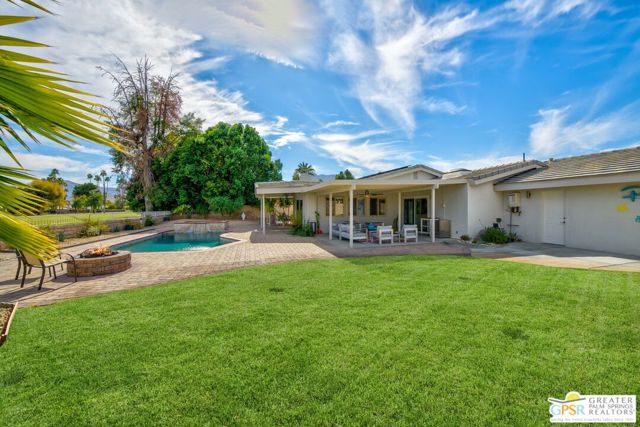2002 S Bobolink Lane, Palm Springs CA: https://media.crmls.org/mediaz/c9ec045a-4874-4c07-8054-c650779fc6ce.jpg