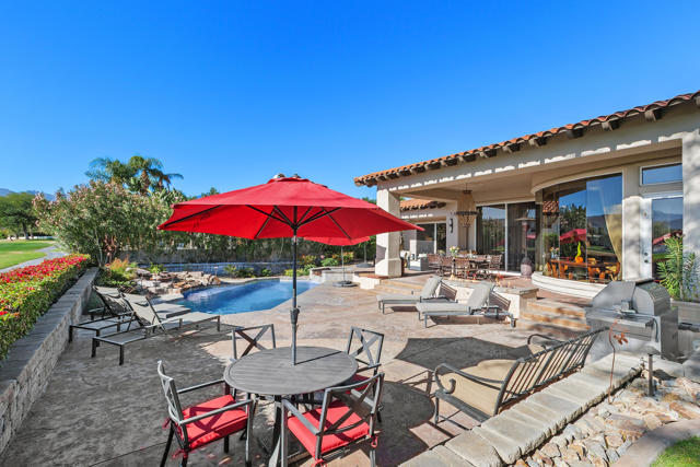 284 Loch Lomond Road, Rancho Mirage CA: https://media.crmls.org/mediaz/c9ec80a2-464a-4c64-a73e-1c89e32b0af2.jpg
