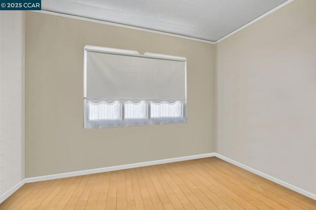 2014 109Th Ave, Oakland CA: https://media.crmls.org/mediaz/c9ed560b-9ae2-4e80-83a8-2aed0f48b755.jpg