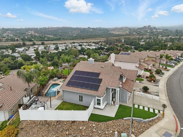 1595 Bay Meadows Dr, Alpine CA: https://media.crmls.org/mediaz/c9ed77e3-0d1a-4eff-99e4-e354f8ab2bd2.jpg