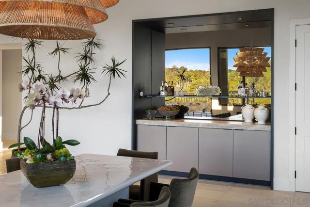 4728 El Aspecto, Rancho Santa Fe CA: https://media.crmls.org/mediaz/c9ee5d16-c94b-416d-ae01-1fd9c185be50.jpg