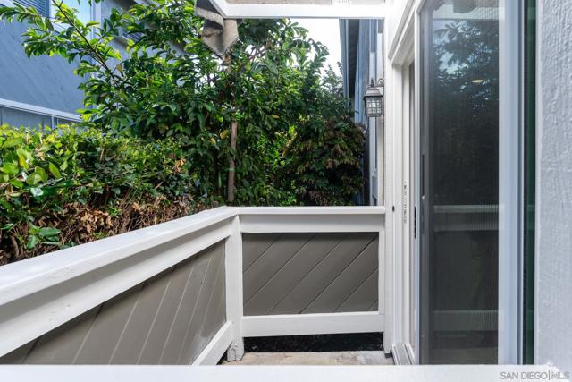 11187 Kelowna Rd, San Diego CA: https://media.crmls.org/mediaz/c9eeecc4-f335-4fea-9237-47cfd18341aa.jpg