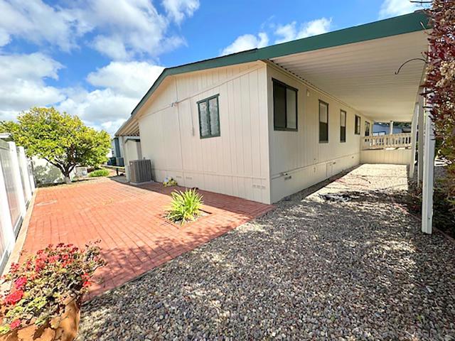 5330 Don Miguel Drive, Carlsbad CA: https://media.crmls.org/mediaz/c9ef0aa6-296b-4c87-b705-ac9d9a06aa59.jpg