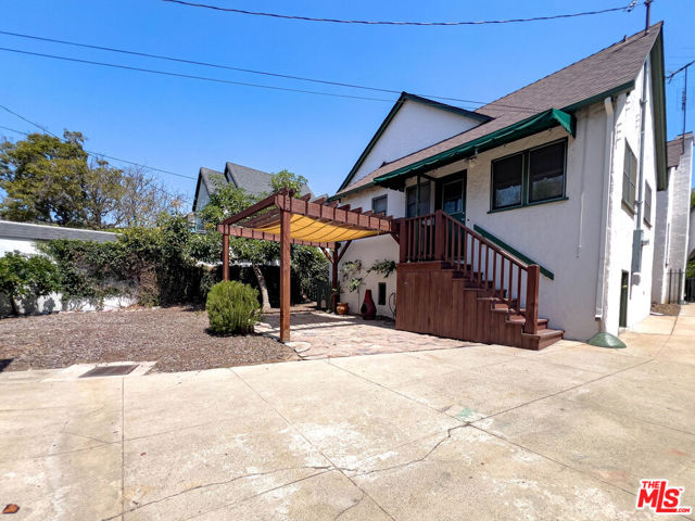 1119 Geneva Street, Glendale CA: https://media.crmls.org/mediaz/c9ef5785-3dd0-4276-ab1b-62aeb4977f03.jpg