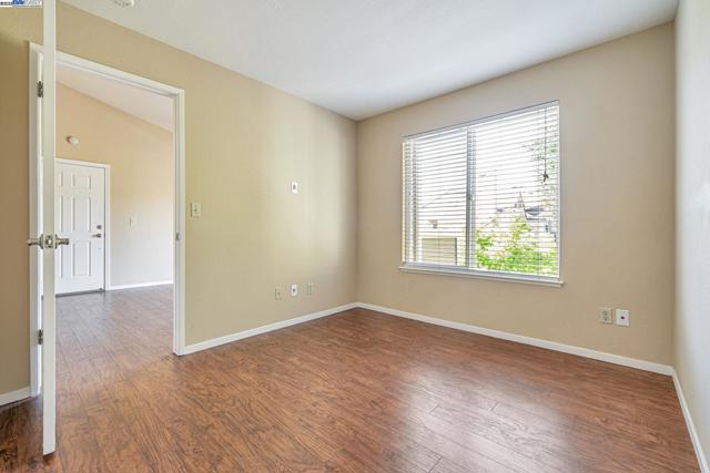 275 Reflections Dr, San Ramon CA: https://media.crmls.org/mediaz/c9f11f43-5d2f-4025-8fa2-7b872d5a47ac.jpg