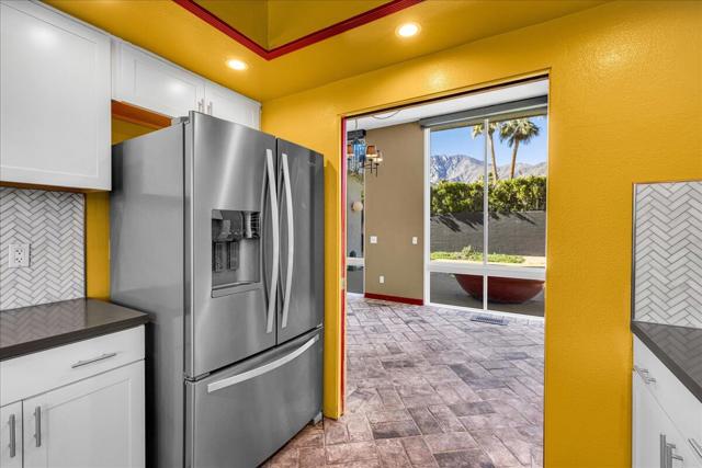 130 W Racquet Club Road #511, Palm Springs, CA 92262