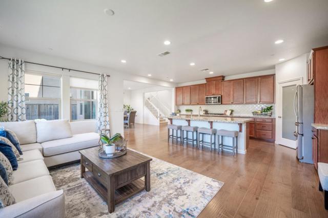 712 Baxter Way, Gilroy CA: https://media.crmls.org/mediaz/c9f1b424-31bb-45d3-ad8b-11ee134efa32.jpg