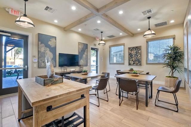 2211 Solara Lane, Vista CA: https://media.crmls.org/mediaz/c9f23104-502a-4f4b-bd31-791330442142.jpg