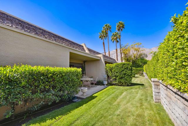1254 Tiffany Circle N Circle, Palm Springs CA: https://media.crmls.org/mediaz/c9f252e0-c976-4bcb-95e5-b41d909dc0f8.jpg