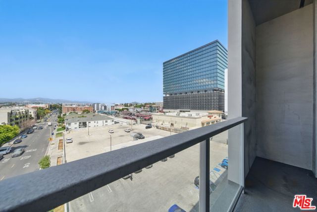 3223 W 6th Street, Los Angeles CA: https://media.crmls.org/mediaz/c9f30946-1def-4a4f-8137-e07dbd7cd068.jpg