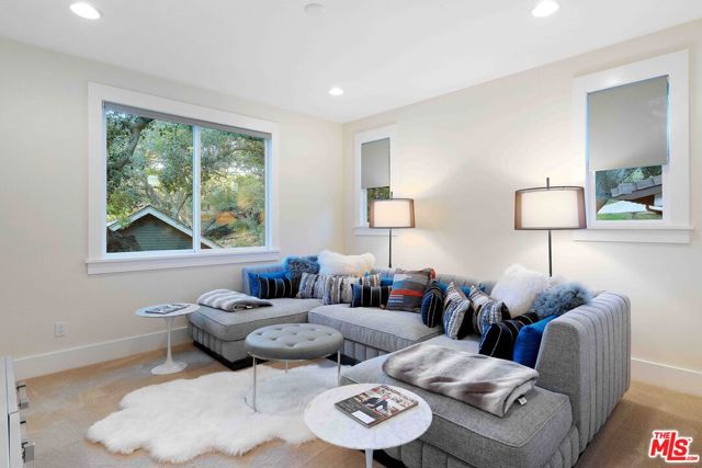 111 Lake Sherwood Drive, Lake Sherwood CA: https://media.crmls.org/mediaz/c9f3e892-0d8f-4751-9367-3661fb134d67.jpg