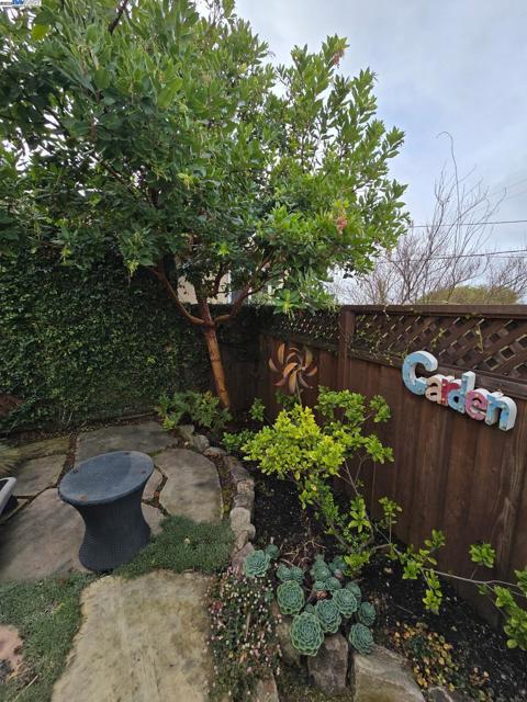 16660 Winding Blvd, San Leandro CA: https://media.crmls.org/mediaz/c9f415a1-4d62-46cd-856b-d0164f327caf.jpg