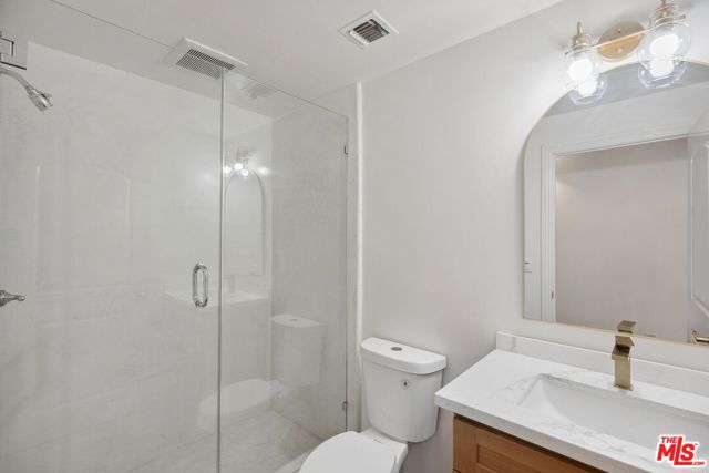 17805 Erwin Street, Encino CA: https://media.crmls.org/mediaz/c9f43a93-8f76-481c-a2b9-06be6f6db810.jpg