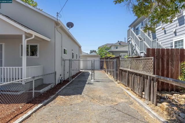 517 W 6th Street, Antioch CA: https://media.crmls.org/mediaz/c9f45cdb-c4d1-4c91-a63d-80883f515095.jpg