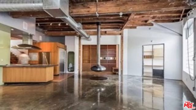 122 Mildred Avenue, Venice CA: https://media.crmls.org/mediaz/c9f474c6-062e-48b4-a173-95c39cadd238.jpg