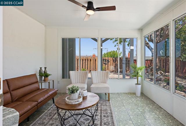 2283 Greenwich Rd, San Pablo CA: https://media.crmls.org/mediaz/c9f4a76c-1d93-464f-89ea-4def44ffad58.jpg