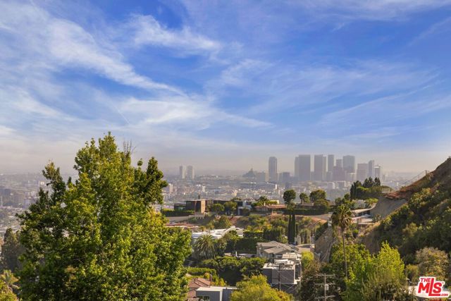 1573 Sunset Plaza Drive, Los Angeles CA: https://media.crmls.org/mediaz/c9f5c51f-6fb8-4f8f-ae3a-ad21f39ba31e.jpg