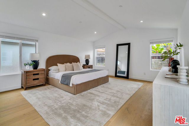 7832 Croydon Avenue, Los Angeles CA: https://media.crmls.org/mediaz/c9f5e00b-9f75-42e8-a83e-c52bc174709f.jpg
