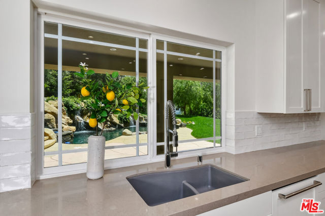 29677 Mulholland Highway, Agoura Hills CA: https://media.crmls.org/mediaz/c9f66d98-4333-4f9e-b2b1-22a778f9e6d0.jpg