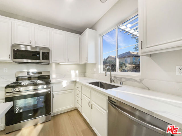 24130 Tango Drive, Valencia CA: https://media.crmls.org/mediaz/c9f6bcea-4455-48fa-b0bf-cd7f164af512.jpg