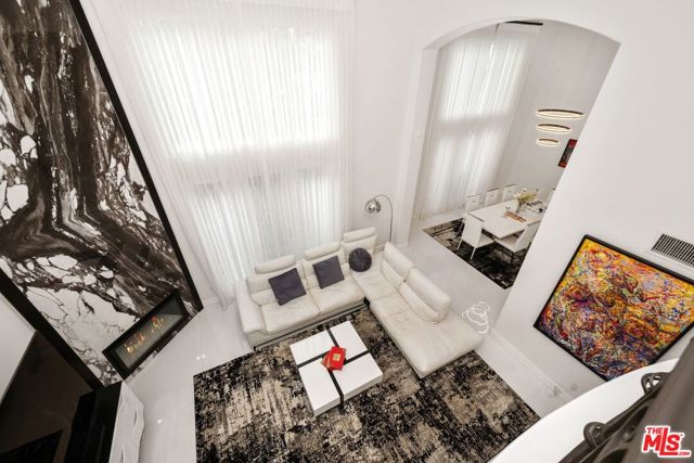 11974 Mayfield Avenue, Los Angeles CA: https://media.crmls.org/mediaz/c9f70fbb-bdbc-4710-abe7-004db7bd8e63.jpg