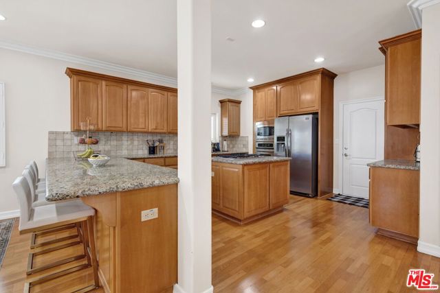 2104 Clark Lane, Redondo Beach CA: https://media.crmls.org/mediaz/c9f85aa5-0668-493c-8db7-c27c9f649505.jpg