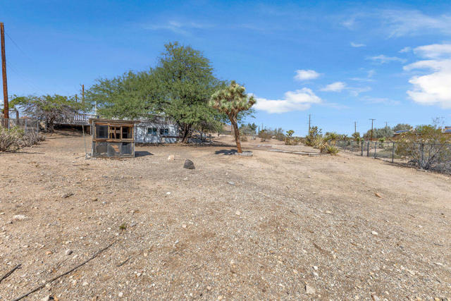 5797 Linda Lee Drive, Yucca Valley CA: https://media.crmls.org/mediaz/c9f90aac-872e-4b1c-be95-498a1bcedb5c.jpg