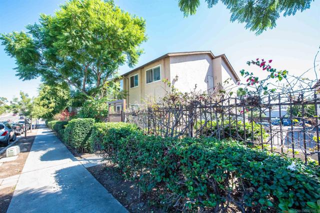 3295 Ocean View Blvd, San Diego CA: https://media.crmls.org/mediaz/c9f9234b-8d9f-452f-a617-1e8f6d2a5f14.jpg