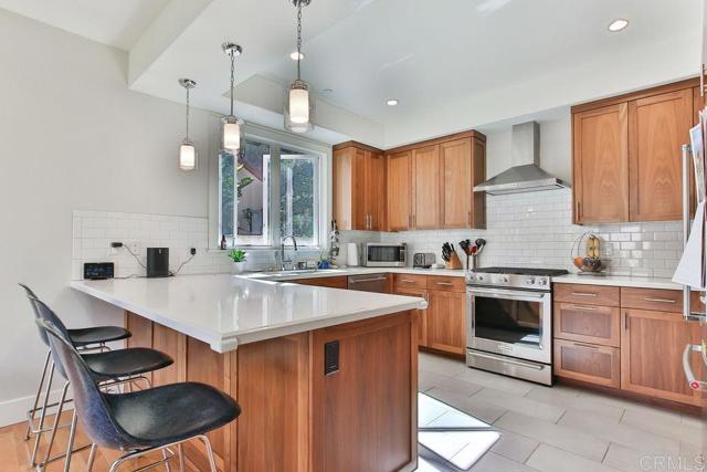 Detail Gallery Image 16 of 39 For 573 H, Coronado,  CA 92118 - 3 Beds | 3 Baths