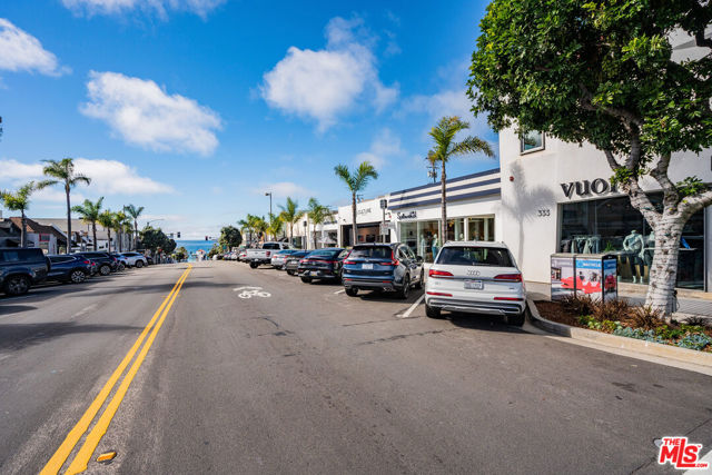 325 10th Street, Manhattan Beach, California 90266, ,Multi-Family,For Sale,10th,23294569