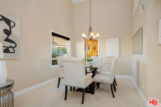 3086 Indian Mesa Drive, Thousand Oaks CA: https://media.crmls.org/mediaz/c9f96ff3-07c2-420d-959c-2eb26fd2499b.jpg