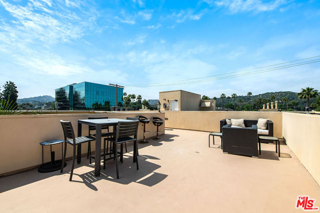 12026 Hoffman Street, Studio City CA: https://media.crmls.org/mediaz/c9f9c06a-249b-403e-b8a3-911784250006.jpg