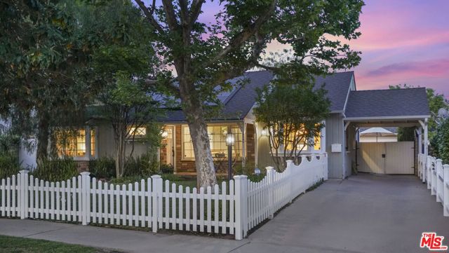4546 Allott Avenue, Sherman Oaks CA: https://media.crmls.org/mediaz/c9f9e0ba-23d9-493e-924e-8882bc2aa7d9.jpg