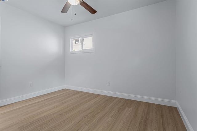 Image 20 of 35 For 158 Baxter St.