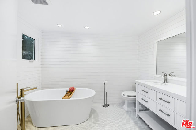 Drew Fenton | 21938 Pacific Coast Highway Malibu CA | MLS: 7426305 Drew Fenton | 21938 Pacific Coast Highway Malibu CA | MLS: 7426305