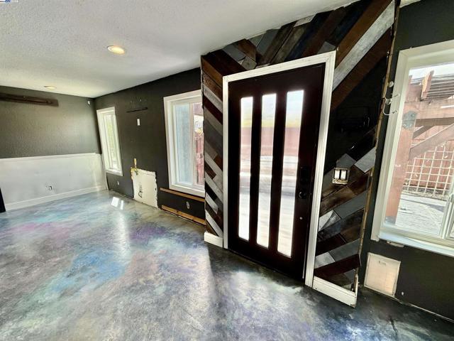1817 Bluebell Dr, Livermore CA: https://media.crmls.org/mediaz/c9fafccb-e48c-42cc-841d-eb14daea1ccf.jpg
