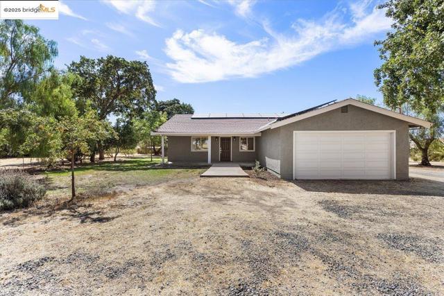5665 Victoria LN, Livermore CA: https://media.crmls.org/mediaz/c9fbe4cb-d207-4012-8d2d-5467d0a26f98.jpg