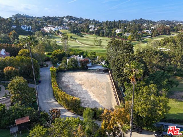 146 Groverton Place, Los Angeles CA: https://media.crmls.org/mediaz/c9fc953f-742c-4834-b63e-6ef32cad203d.jpg