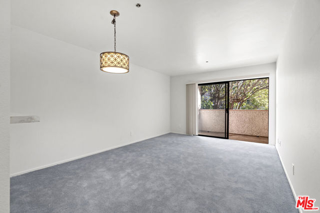 501 Palisades Drive, Pacific Palisades CA: https://media.crmls.org/mediaz/c9fdd4d5-2186-454b-8f12-0cbaefa1f95f.jpg