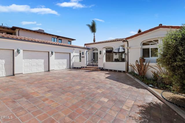 518 Lincoln Drive, Ventura CA: https://media.crmls.org/mediaz/c9fdfa66-53a9-48dd-8741-8b5b12fa87b0.jpg